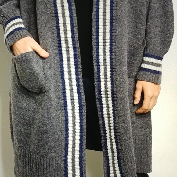 Cardigan - Picture 3 of 5